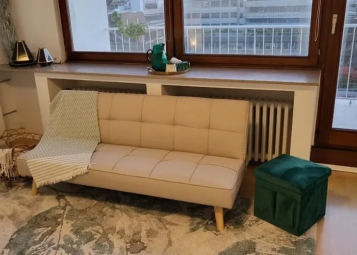 Lavish In The Heart Of Center デュッセルドルフ