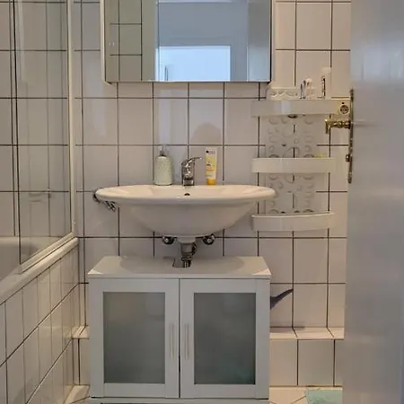 Lavish In The Heart Of Center *