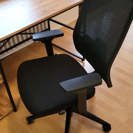 Lavish In The Heart Of Center