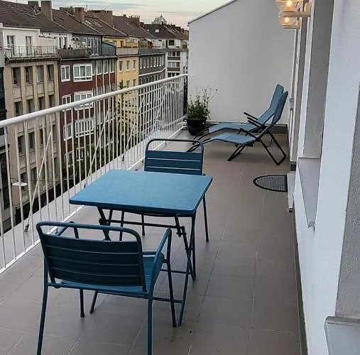 Lavish In The Heart Of Center Düsseldorf